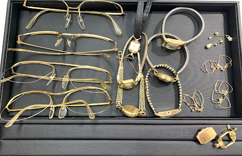 07/26　K18   時計裏蓋  ピアス　 K14  メガネフレームなど　　お買い取りさせていただきました。　藤岡店